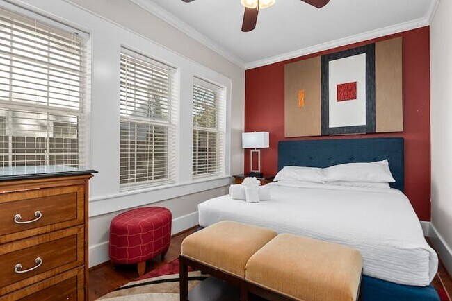 Building Photo - 2406 Arbor St