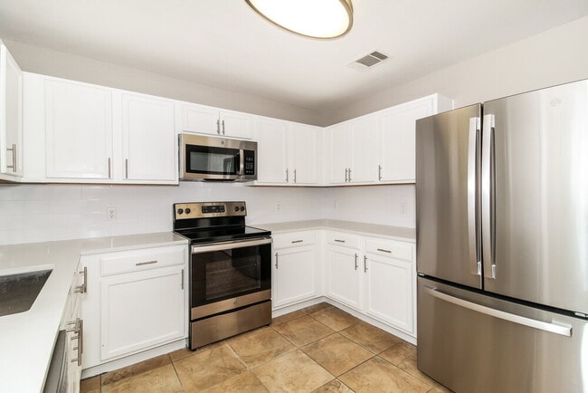 Building Photo - 1021 Shadow Creek Blvd