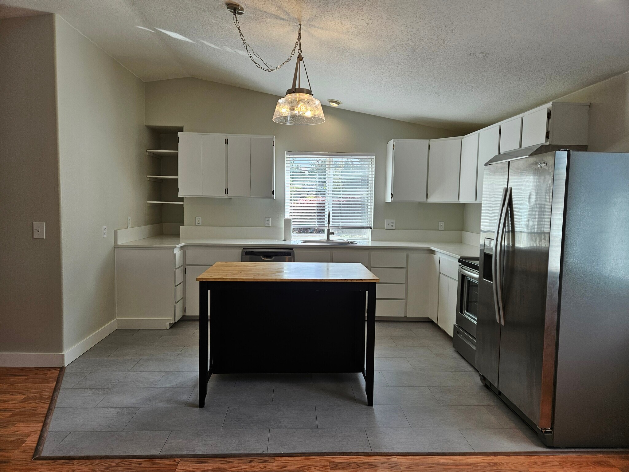 kitchen - 13235 SE Oatfield Rd