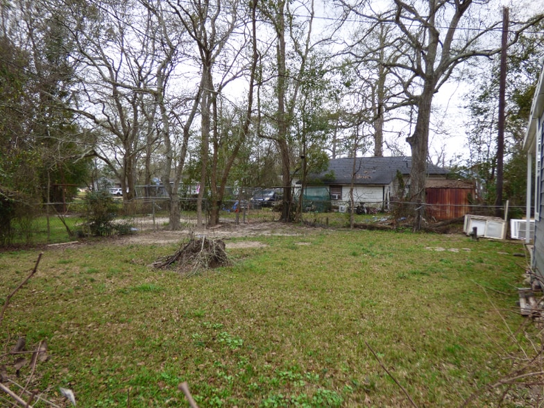 Building Photo - 9 W Eads Ave