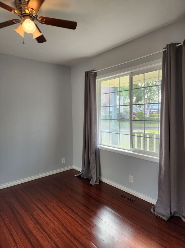 Building Photo - Stunning Regency Estates Home