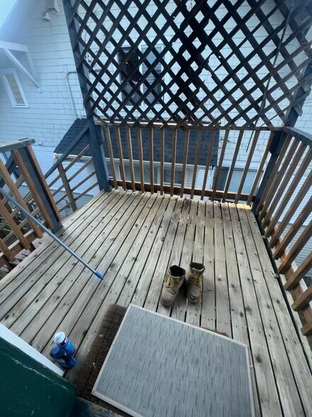 Balcony - 4721 5th Ave NE