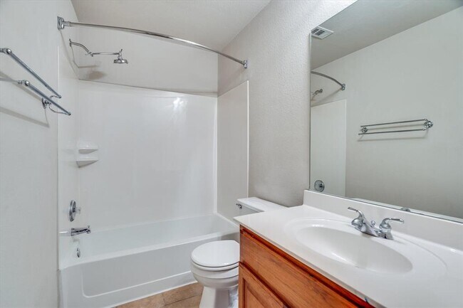 Building Photo - 4029 Lake Edge Way