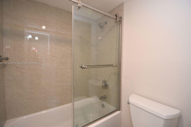 Building Photo - 3701 N Country Club Dr