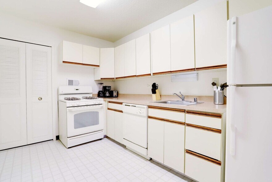 Building Photo - 2111 Richmond Hwy