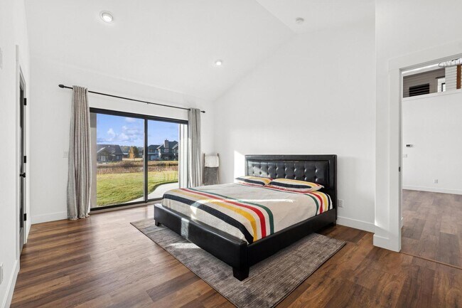 Building Photo - Whitefish Home in The Lakes