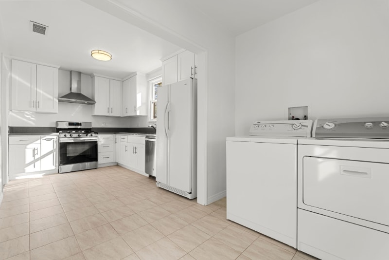 Building Photo - 2801 N Myers St