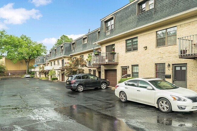 Building Photo - 768 Springfield Ave