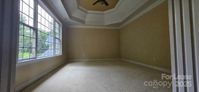Building Photo - 6926 Linkside Ct