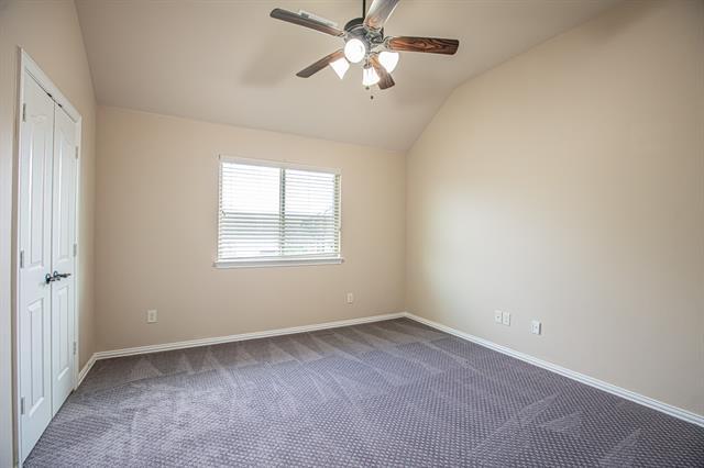 Building Photo - 728 Chatsworth Dr