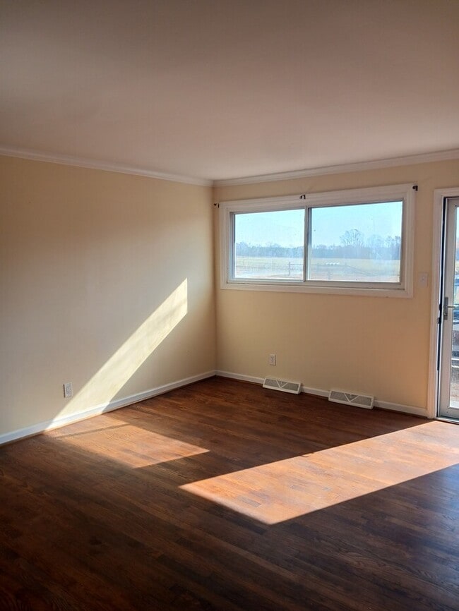 Building Photo - 7992 Lester Rd