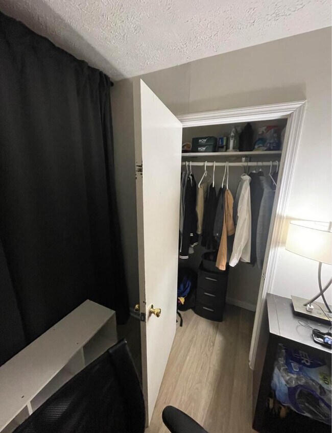 Building Photo - 877 Beckwith St SW