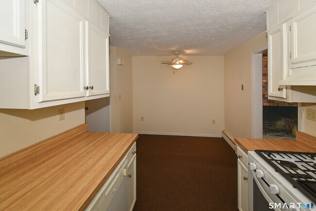 Building Photo - 93 Talcott Ave