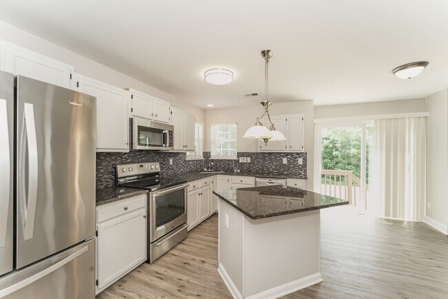 Building Photo - 1733 Josie St