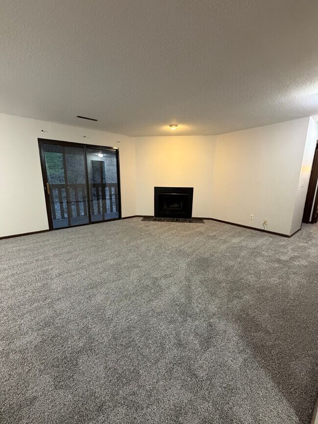 Building Photo - 3401 Blackhawk Rd