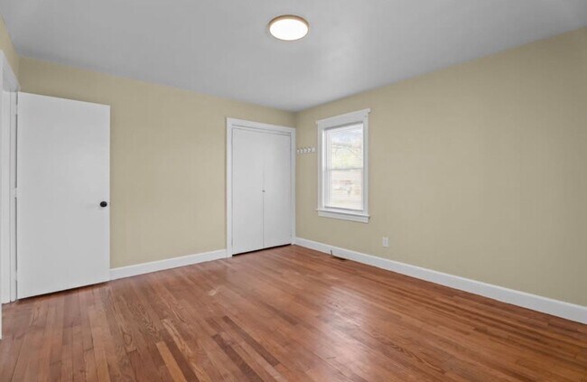 Building Photo - 4149 Woodcrest Rd