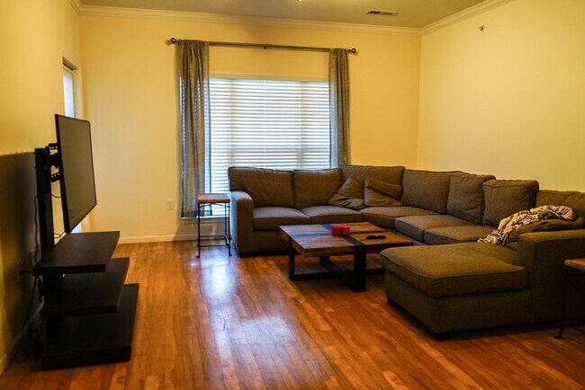 Building Photo - 1241 Strassner Dr