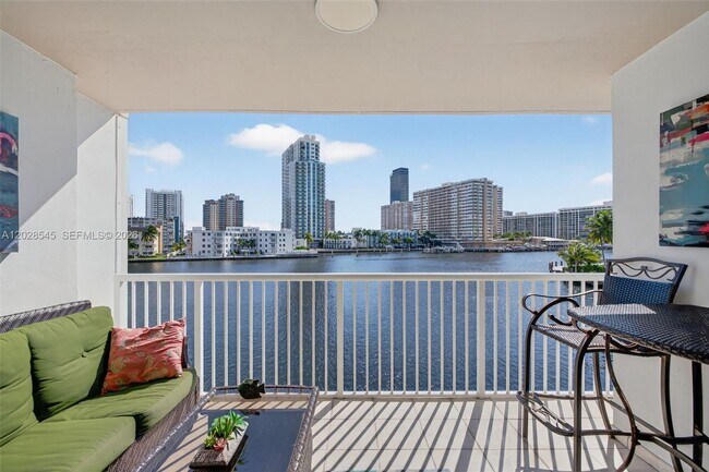 Building Photo - 121 Golden Isles Dr