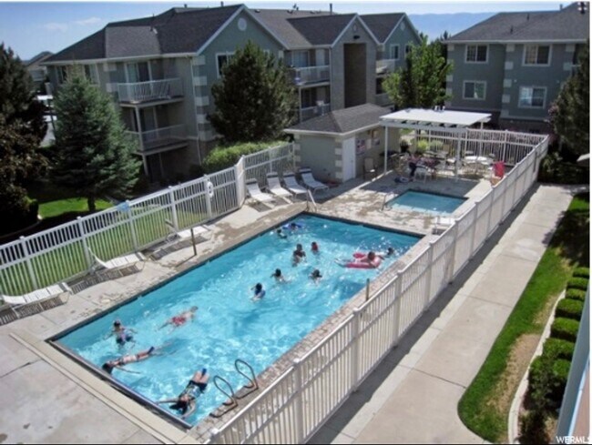 Building Photo - Beautiful 2 Bedroom Condo in North Orem