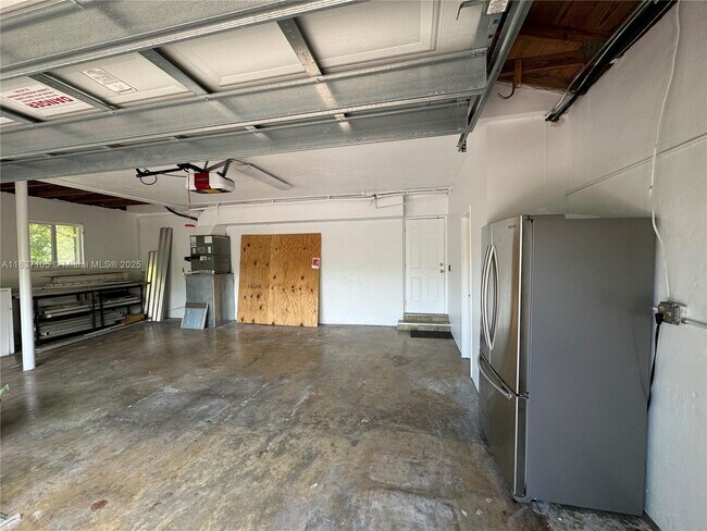 Building Photo - 13250 SW 72nd Ave