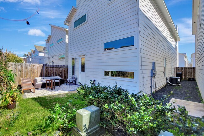 Building Photo - 5507 Robusto Pl