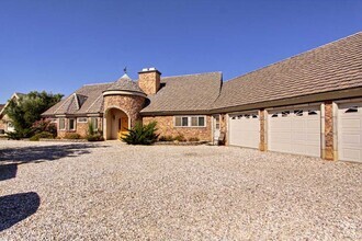 Building Photo - 5 bedroom with a 5 car garage on 5+ acres ...