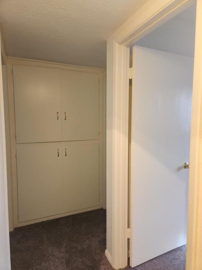 Building Photo - 8509 Bellehaven Pl NE