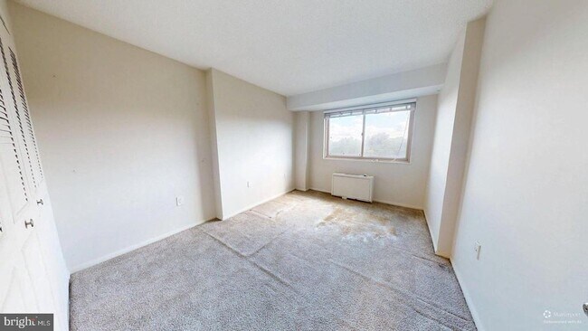 Building Photo - 2500 N Van Dorn St