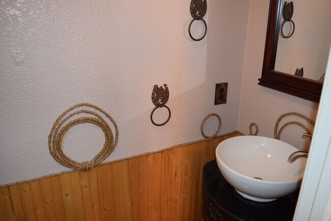 Building Photo - Spacious North Tracy Home – 4 Bedrooms | 2.5 Bathrooms