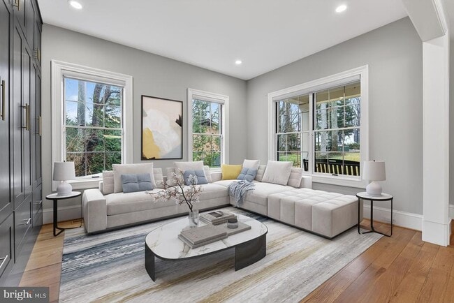 Building Photo - 7002 River Oaks Dr