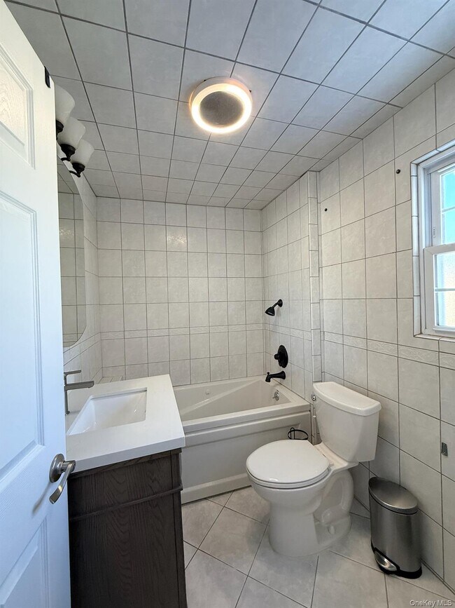 Building Photo - 201 Sydney Ave