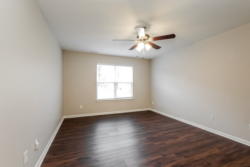 Building Photo - 1126 Larkspur Ln