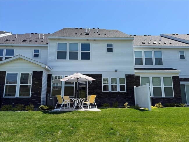 Building Photo - 6285 Larkspur Ln