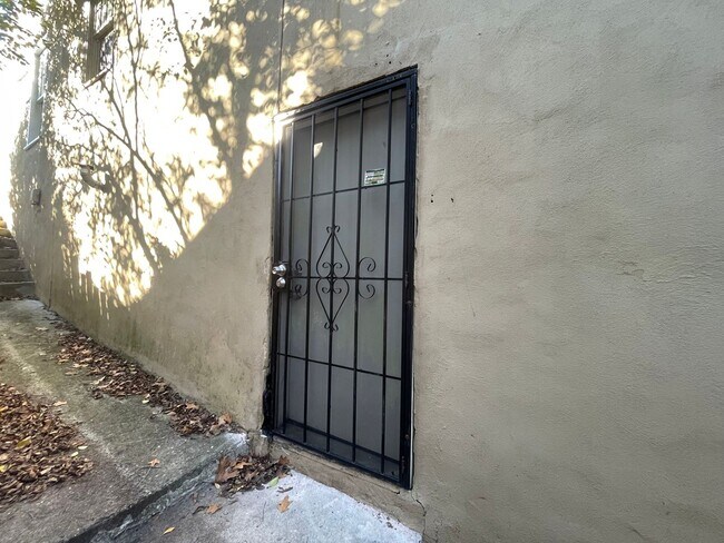 Building Photo - 2713 Vineville Ave
