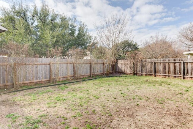 Building Photo - 910 Port Daniel Dr