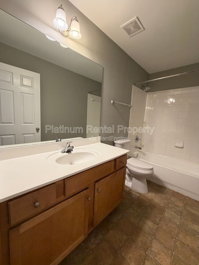 Building Photo - 250 Amal Dr SW