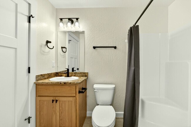 Building Photo - Brand New Single Level Home, Furnished or Unfurnished