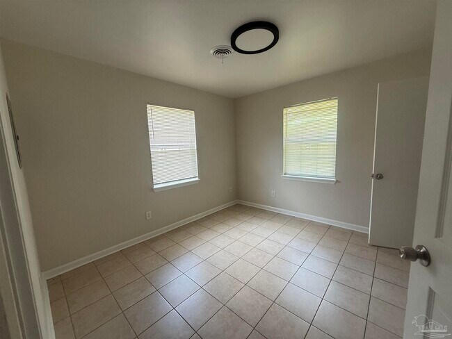 Building Photo - 6550 Allyn Way