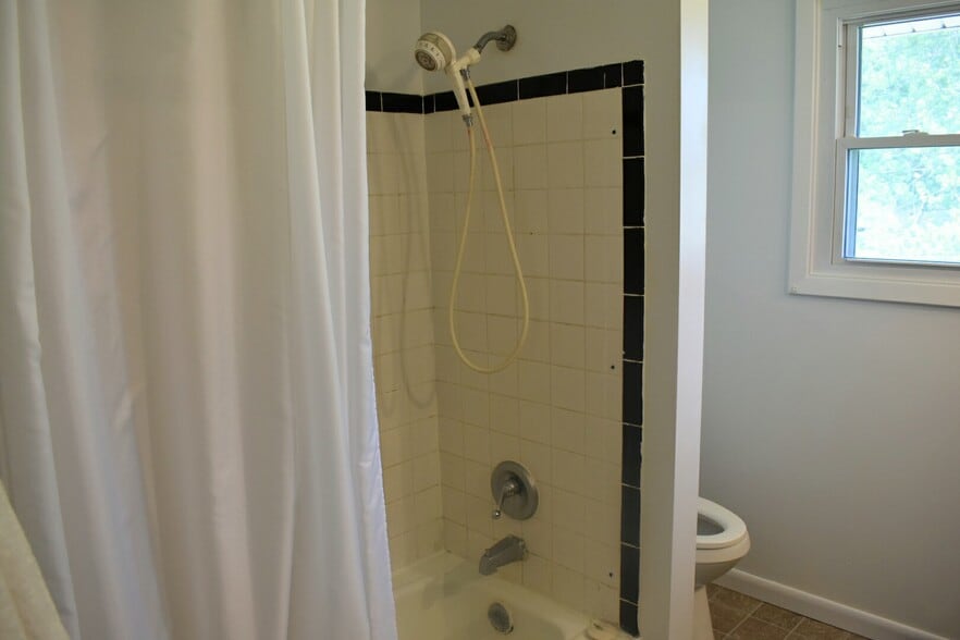 Building Photo - 220 OHIO ST