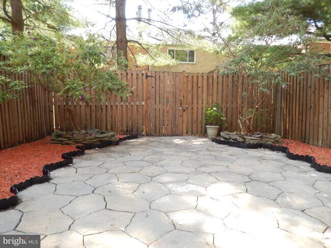 Building Photo - 10544 Eastwind Way