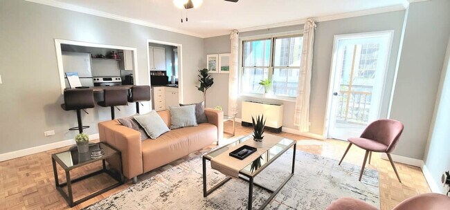 Building Photo - 300 W Peachtree St NW