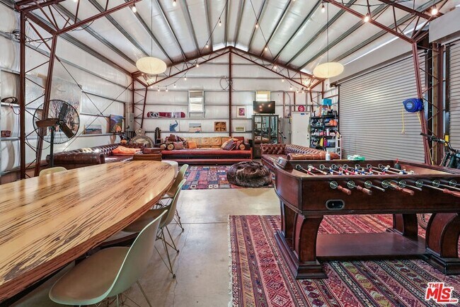 Building Photo - 12310 Yerba Buena Rd