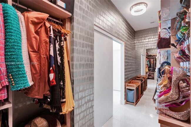 Building Photo - 3131 NE 7th Ave