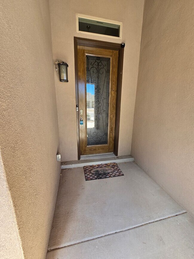 Building Photo - Beautiful 4 bed, 3.5 bath in Mariposa!