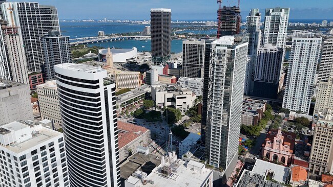 Building Photo - 225 N Miami Ave