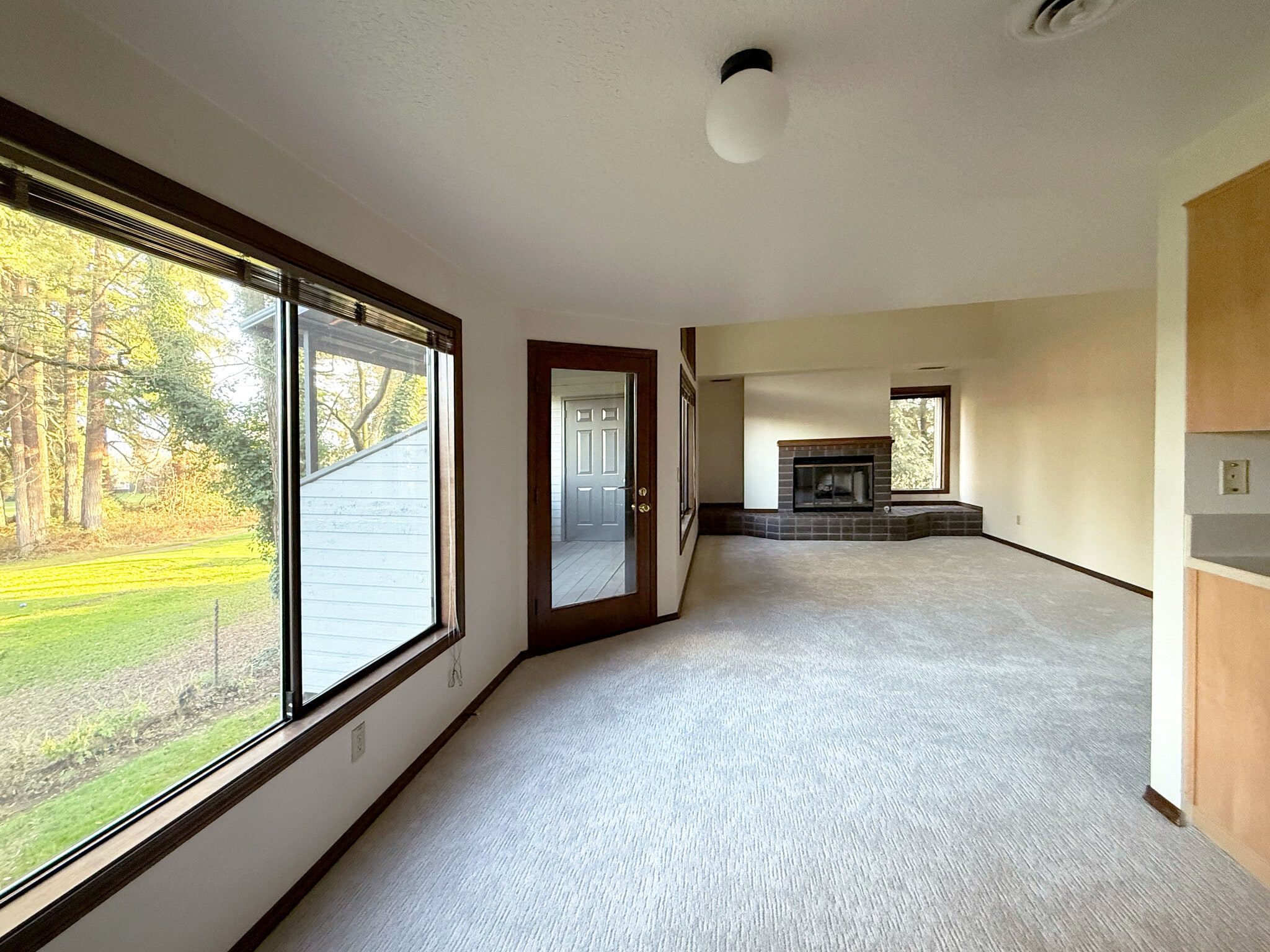 Building Photo - 8949 SW Fairview Pl