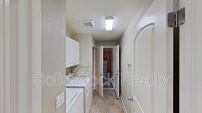 Building Photo - 6818 Whitebark Ln