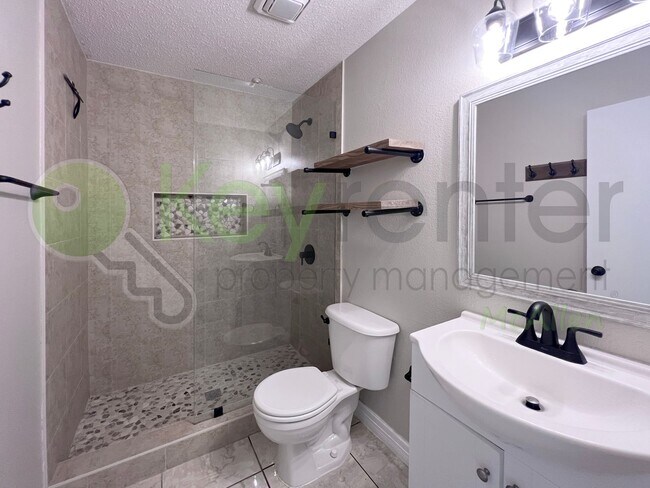 Building Photo - Beautiful 4B/2B Home in Pharr
