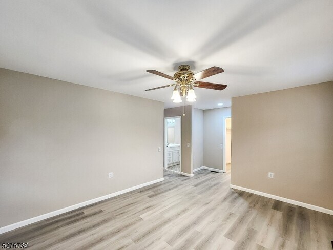 Building Photo - 3C John Adams Ct