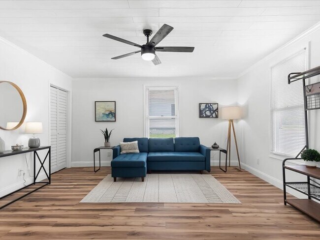 Building Photo - 160 29th St Pl SW